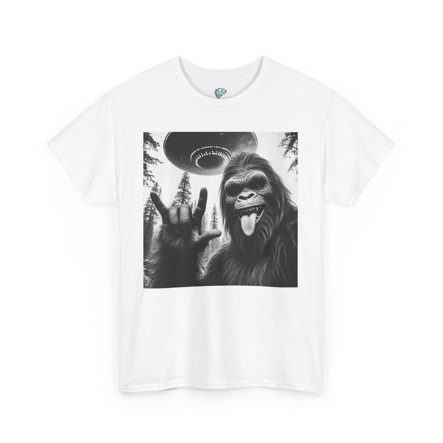 Funny Sasquatch UFO Bigfoot Rock On Selfie Unisex Tee