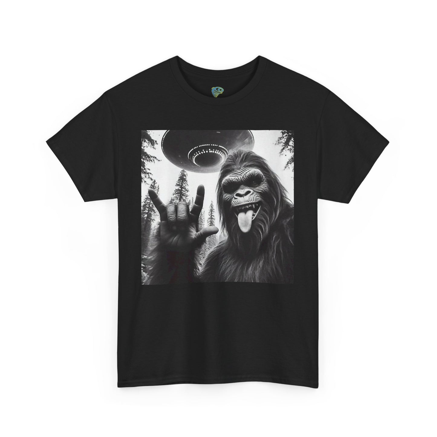 Funny Sasquatch UFO Bigfoot Rock On Selfie Unisex Tee