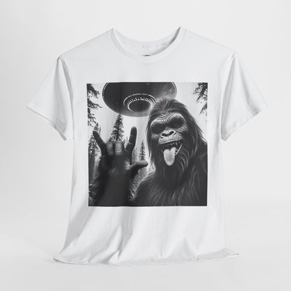 Funny Sasquatch UFO Bigfoot Rock On Selfie Unisex Tee