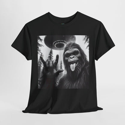 Funny Sasquatch UFO Bigfoot Rock On Selfie Unisex Tee