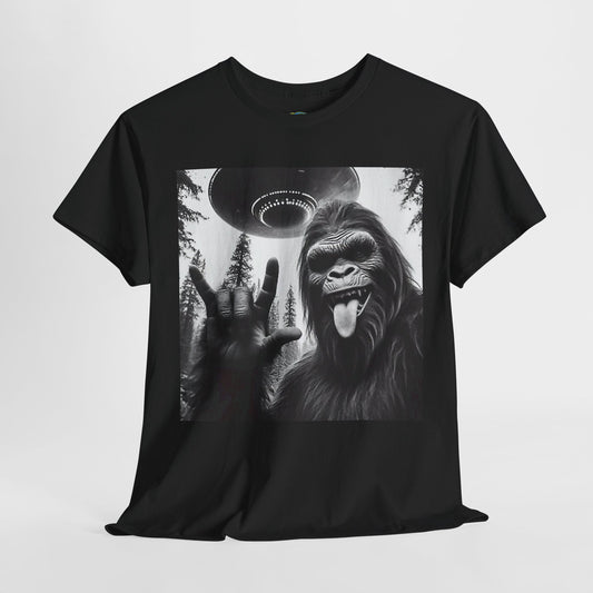 Funny Sasquatch UFO Bigfoot Rock On Selfie Unisex Tee